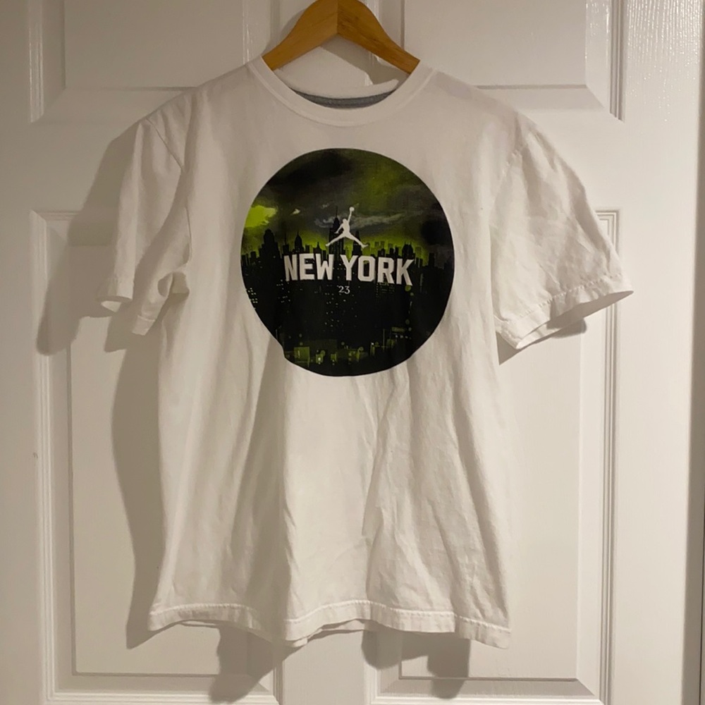 Nike/Jordan men’s graphic tshirt size medium